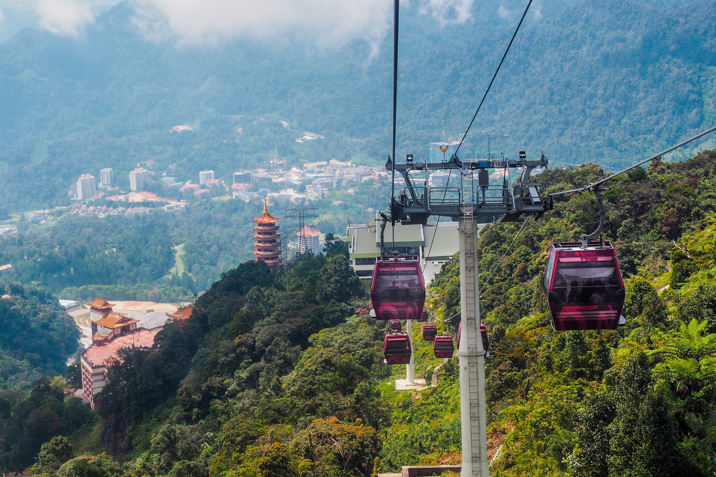 Tarikan di Tur 1 Hari ke Gua Batu dan Dataran Tinggi Genting