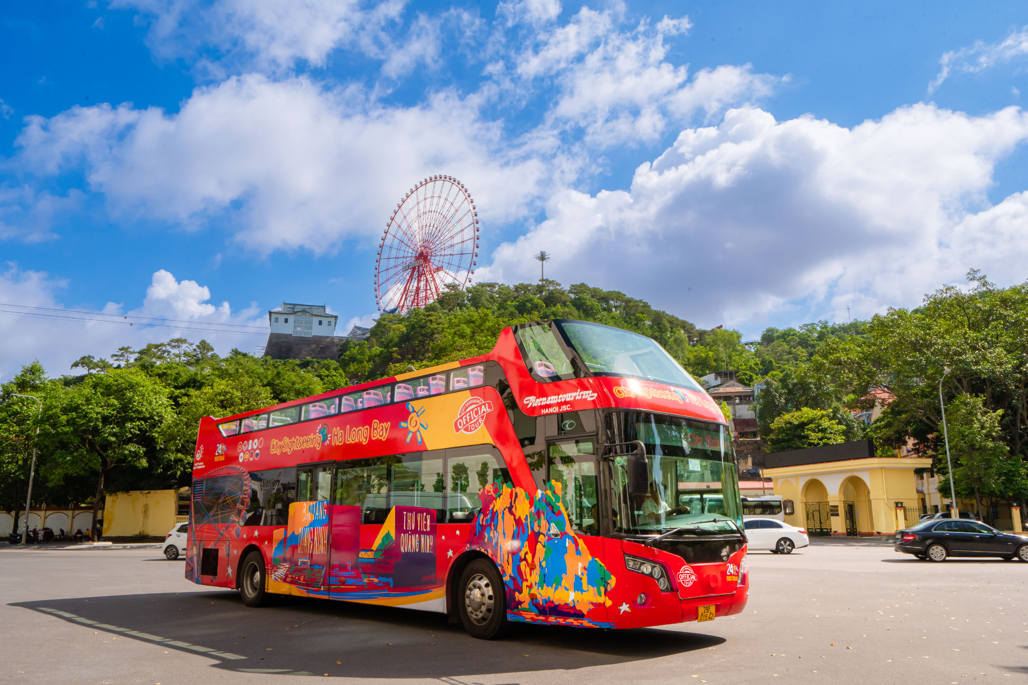 Xe buýt 2 tầng Hạ Long